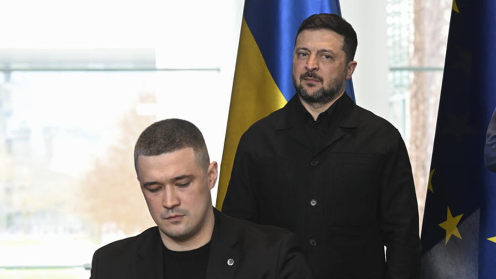 Kiev sells victory while eating its own — RT World News