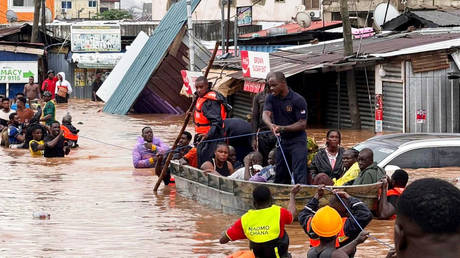 Deadly floods hit Ghana (VIDEOS)