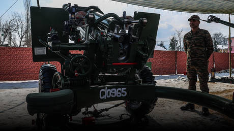 India approves major arms purchases