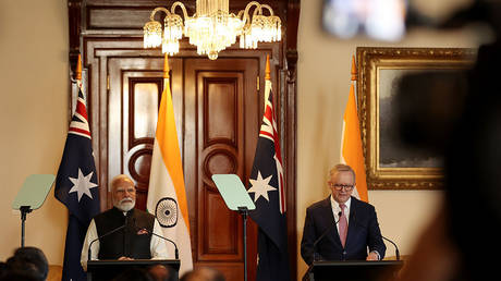 Australia to sell uranium to India
