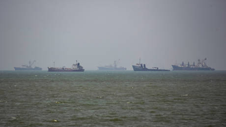 US gives Iran deadline to declare Strait of Hormuz fully open – Axios