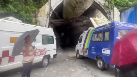 20 dead and 5 missing in India tunnel collapse