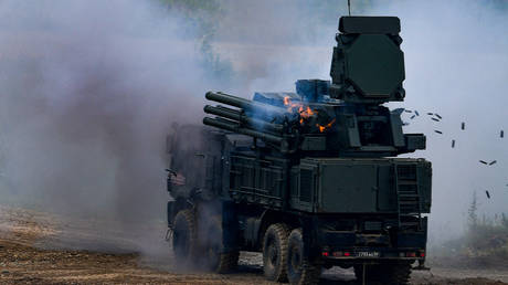Kiev Launches Drone Wave Against Moscow Before Trump‑Zelensky Visit