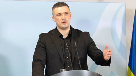 Zelensky fired me over anti-graft reforms &ndash; ex-Ukrainian defense minister