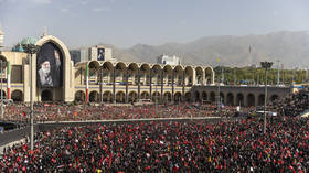 Mourners demand ‘revenge’ for slain Iranian leader (VIDEOS)