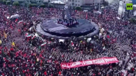 ‘Kill Trump’ banner seen in Khamenei funeral procession (VIDEOS)