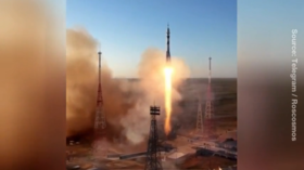 Russia sends Soyuz spacecraft with international crew onboard to ISS (VIDEO)