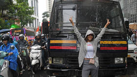 India’s Modi makes offer to angry student protesters