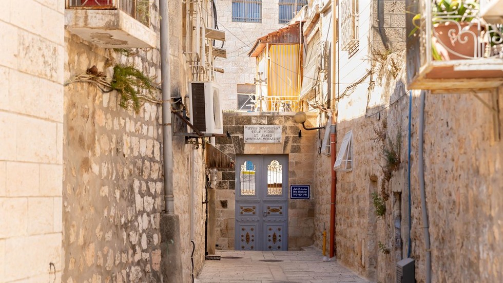 Religious Jews attack Christian monastery in Jerusalem (VIDEO)