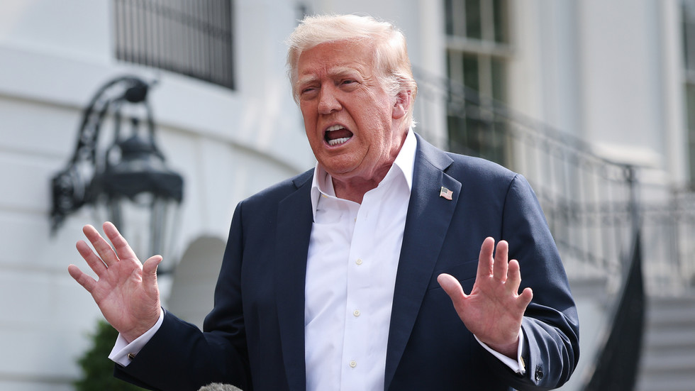 Trump blasts Washington ‘ComPost’ as ‘treasonous’