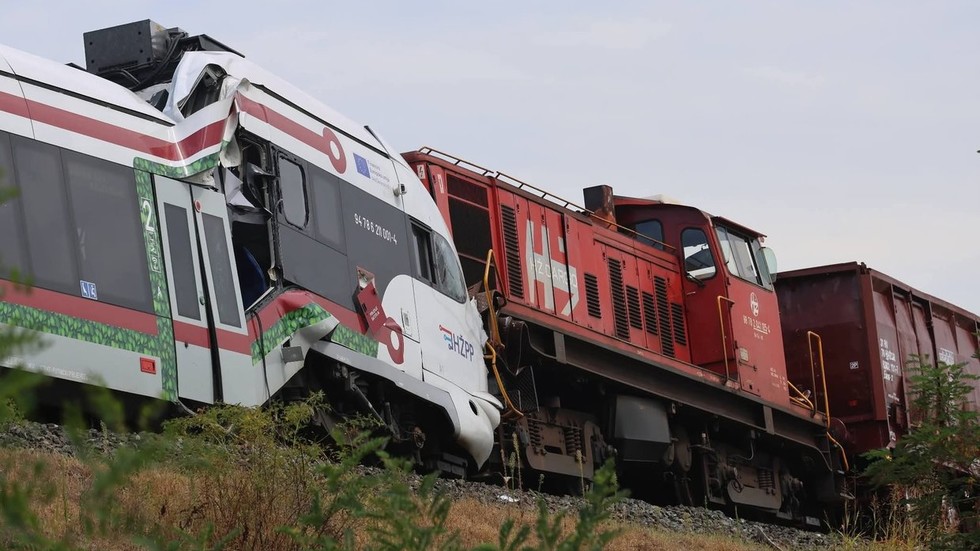 Two trains smash into each other in Croatia, dozens injured (VIDEOS)