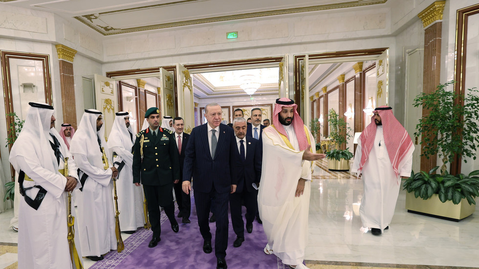 Can ‘Islamic NATO’ reign in both Israel and Iran?