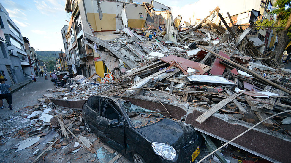 US company under fire after workers warned against fleeing Colombia earthquake (VIDEO)
