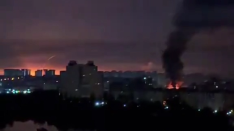 Several waves of missiles hit Kiev &ndash; reports (VIDEOS)