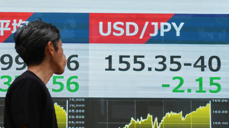 US intervenes as Japan dumps Treasuries to rescue plummeting yen