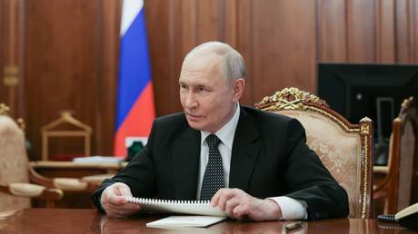 Putin signs crypto bill