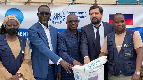 Russia delivers food aid to war-torn Mali