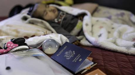Trump renews push to curb birthright citizenship