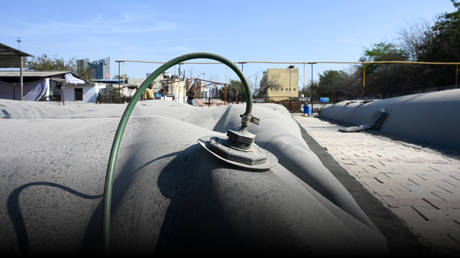 India rolls out $2.5 billion compressed biogas program