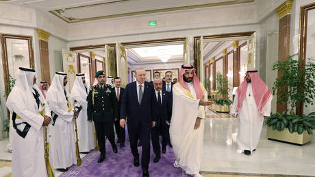 Can &lsquo;Islamic NATO&rsquo; reign in both Israel and Iran?