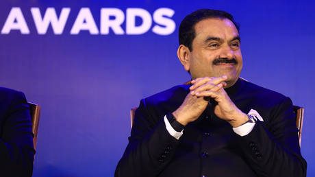 US court drops criminal case against Indian billionaire
