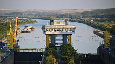 Romania shuts down its only nuclear power plant