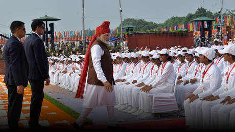 Modi rolls out free coaching drive to win over young Indians  