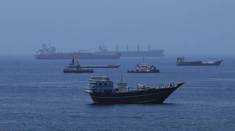 ‘Dark’ oil trade still flowing despite Hormuz disruption – Bloomberg