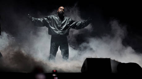 Kanye West to perform in Russia after European concert cancellations
