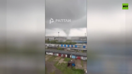 Tornado tears through western Russian city (VIDEOS)