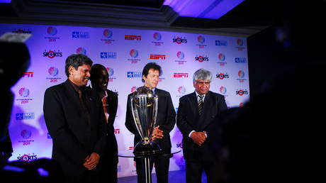 Global cricketing greats make new appeal for Imran Khan&rsquo;s medical treatment