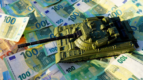France seeks to cash in on weapons for Ukraine (VIDEO)