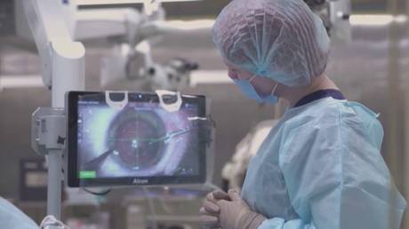 Millions turn to Russia for medical care they can’t get at home (VIDEO)