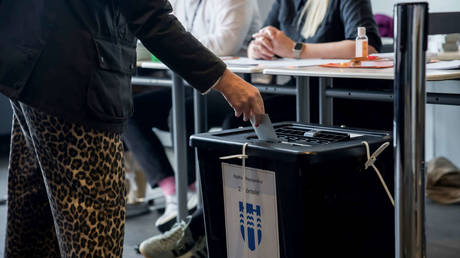 Icelanders give cold shoulder to EU&rsquo;s &lsquo;bureaucrats and warmongering&rsquo; (VIDEO)