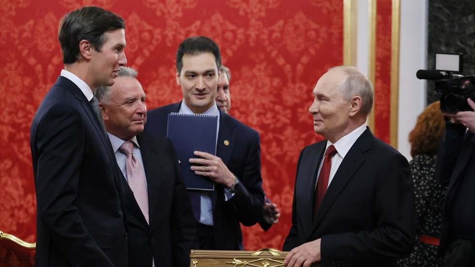 Witkoff and Kushner likely brought substantive proposal to Moscow – experts to RT (VIDEO)
