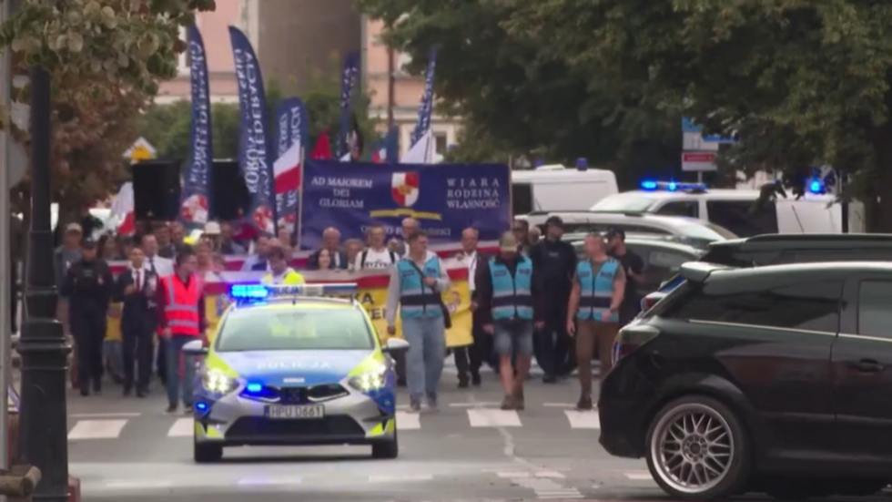 ‘Russophobia a national sport’ – Polish party rallies against push to war (VIDEO)