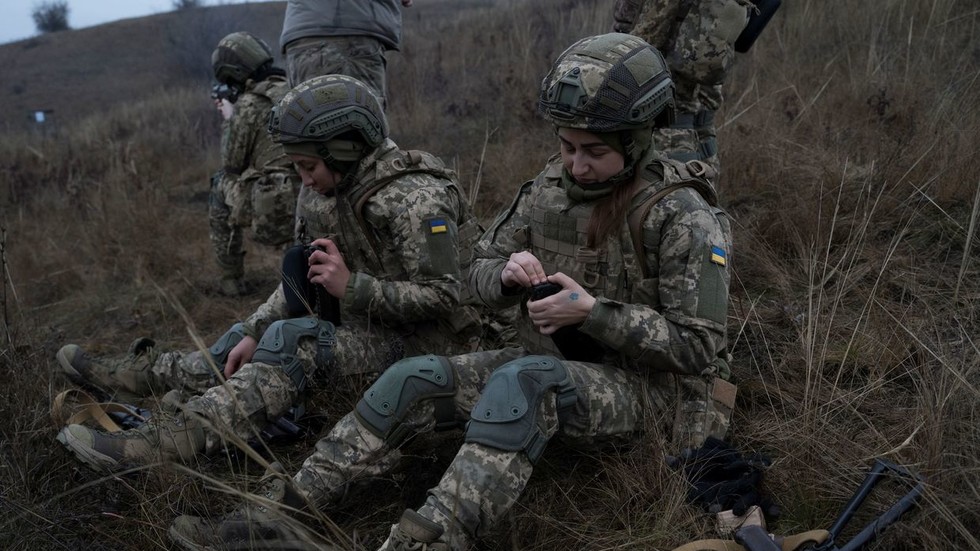EU urges Kiev to mobilize women – Moscow