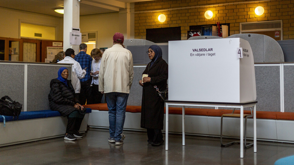 Left-leaning opposition edges ahead in Swedish election