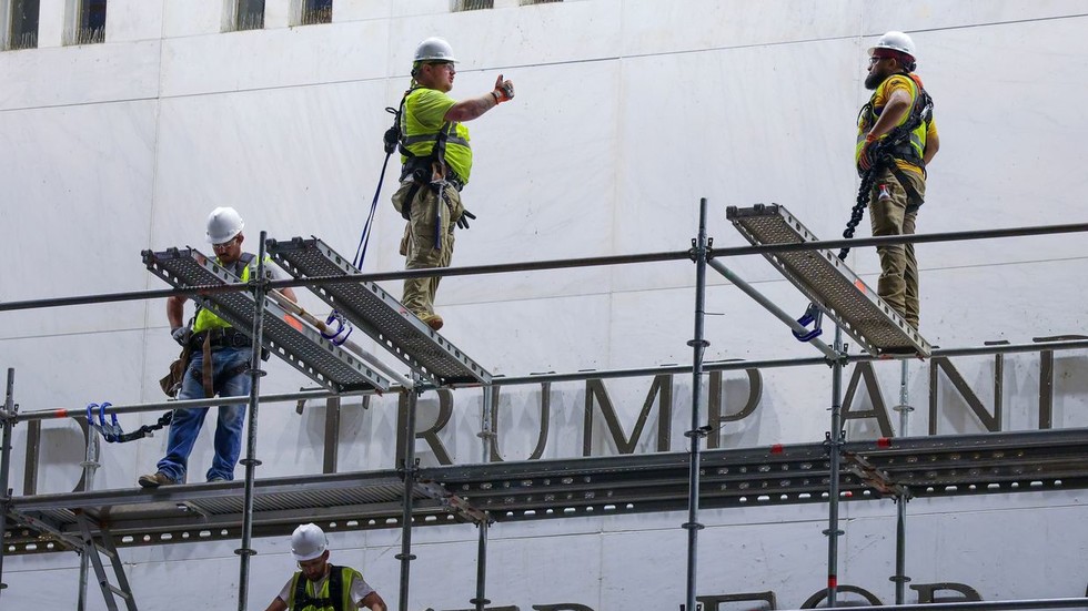 Kennedy center near bankruptcy without Trump’s name on facade – WaPo — RT World News Kennedy center near bankruptcy without Trump’s name on facade – WaPo — RT World News