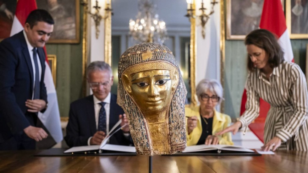 Switzerland returns 2,000-year-old Egyptian funerary mask