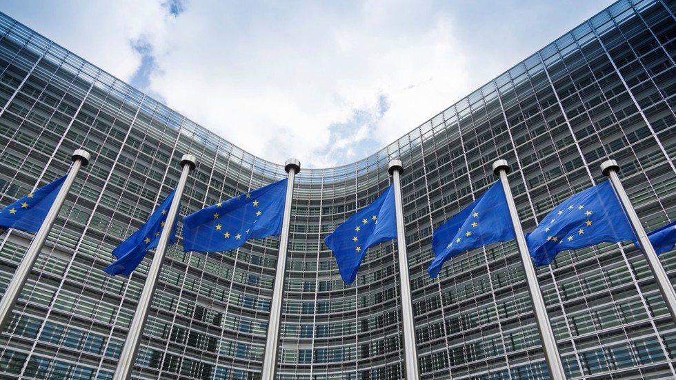EU split over Russian tycoon pushes entire sanctions regime to the edge