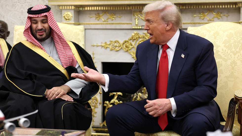 Trump left Saudi Arabia to face Houthis alone – Mearsheimer to RT (VIDEO)