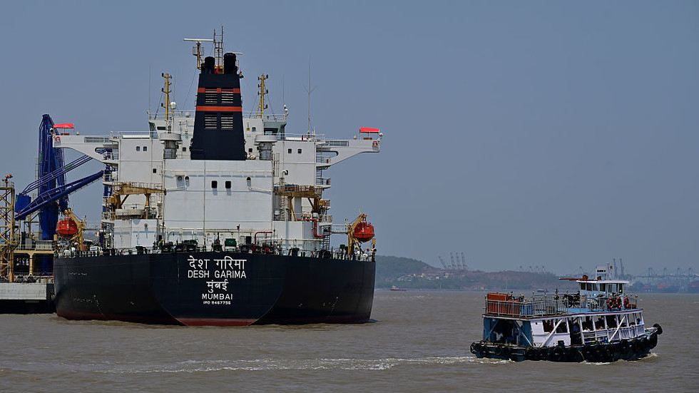 New Delhi reveals number of Indian sailors in troubled waters
