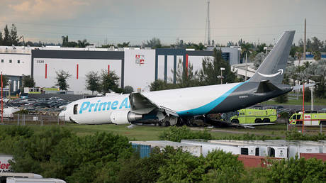 Five killed in plane crash in Miami (VIDEOS)