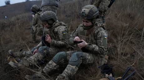 EU urges Kiev to mobilize women  Moscow