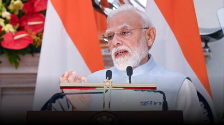 Modi pitches India as &lsquo;trusted&rsquo; global chip hub