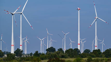 Germany pledges to phase out fossil fuels