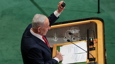 Netanyahu brings ‘killer pager’ to UN (VIDEO)