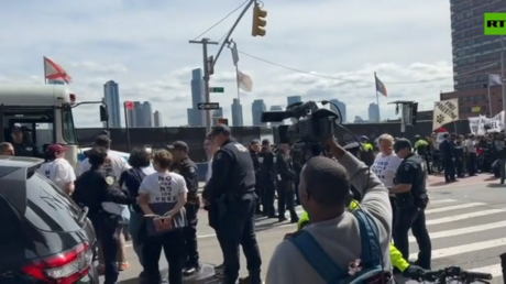 Pro-Palestinian protesters arrested outside UN during Netanyahu speech (VIDEOS)