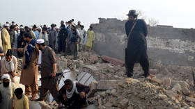 At least 16 killed in bomb blast in northwest Pakistan